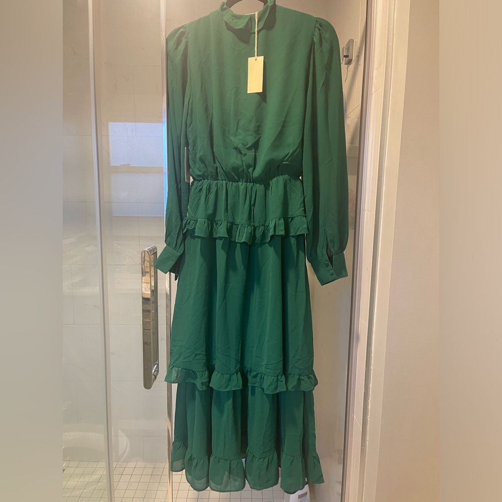 Melloday ruffle green dress for sale! NWT